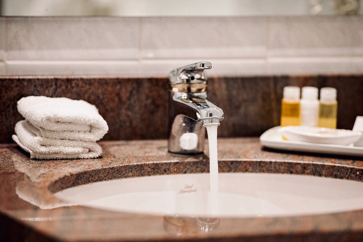 5 Common Problems Water Filters Solve in Hotels