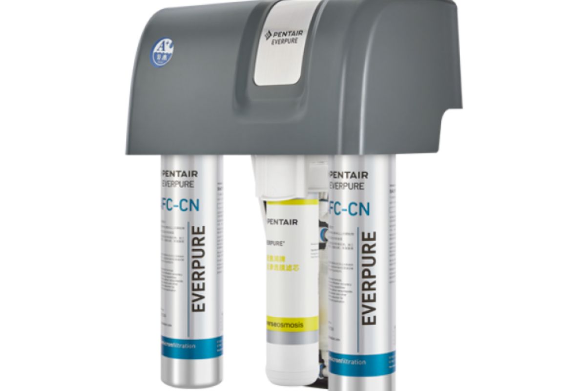 Pentair Everpure reverse osmosis system with multiple cartridge filters for commercial water treatment